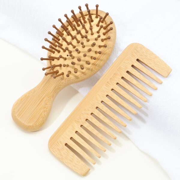 -10896059971669534941 (1) (1) KIT CEPILLO Y PEINETA DE BAMBU PEQUEÑO